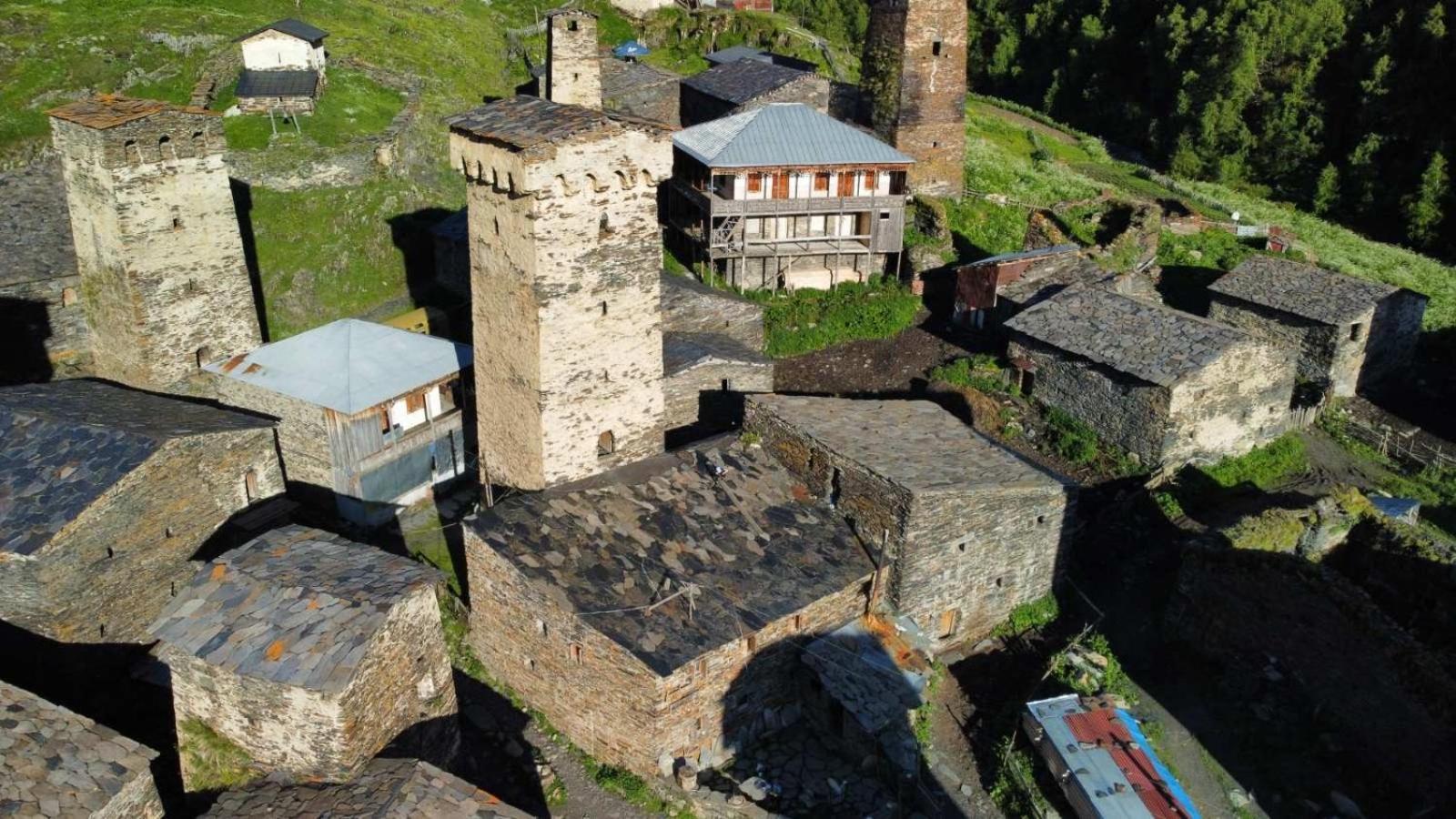 Old House Hotel Ushguli ภายนอก รูปภาพ